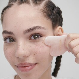 Gua Sha Quartz Rose - Ansigt og hals