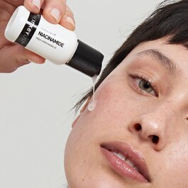 Fedt-kontrollerende serum med niacinamidolie