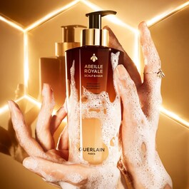 ABEILLE ROYALE - Revitalising & Fortifying Care Shampoo