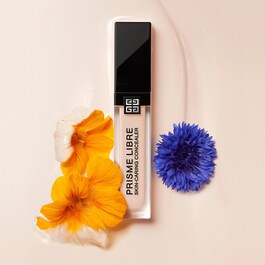 Prisme Libre Skin-Caring Concealer