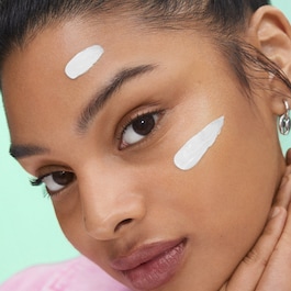 Beroligende creme – Fugtgivende hyaluronsyre og beroligende Centella asiatica