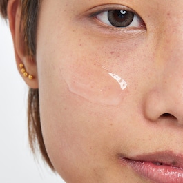 Lysnende serum med Alpha Arbutin