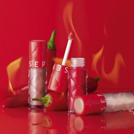 OUTRAGEOUS INTENSE - Øjeblikkelig og langvarig lip plumper, 12 timers fugtning