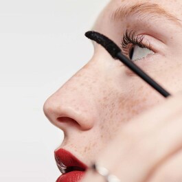 High Impact™ Zero Gravity Mascara