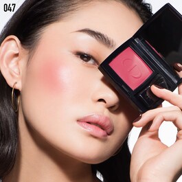 Rouge Blush - Couture Color Powder Blush - Langtidsholdbar