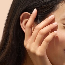 Active Smooth - Makeup og plejende neglelak