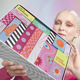 The Future is Yours - Premium Beauty Julekalender