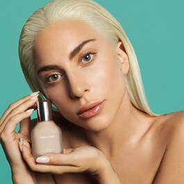 Triclone Skin Tech Foundation - Medium dækning med fermenteret arnica