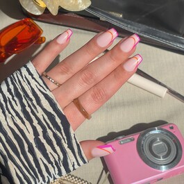 Out of Line - Instant Pro Press-on Manicure