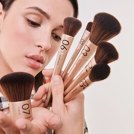 06 - Vegan Multitasker Brush