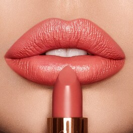 K.I.S.S.I.N.G- Moisturising, Satin Finish Lipstick