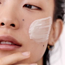 Rose Sleeping Mask - Fugtgivende natmaske med rose og hyaluronsyre