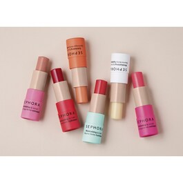 Moisturizing lip balms and exfoliating lip scrubs - 8 hours hydration lip care