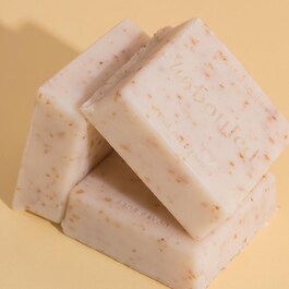 Maxi Solid Shower Gel Oat & Sweet Almond  - Body soap