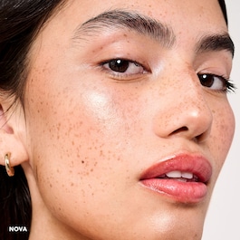Glow-la-la - Velvet Gleam Highlighter 