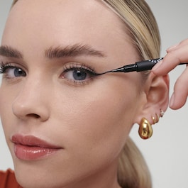 12H Intense Ink Felt Liner Fine Line - Ultrapræcis og intens tuscheyeliner