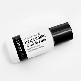 Fugtgivende serum med hyaluronsyre