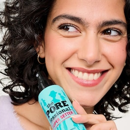 The POREfessional Super Setter setting spray