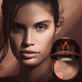 Terracotta Light - The sun-kissed natural healthy glow powder