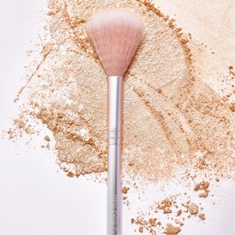 Skin2Skin Classic Fan Brush - Vegan fan brush